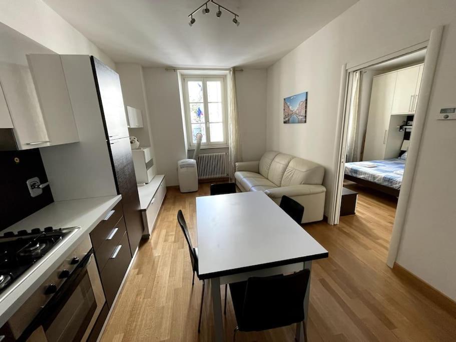 Via Milano Apartment Trieste Exterior photo